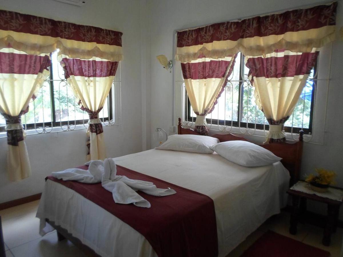 Port Glaud Gigi'S Self Catering Apartment מראה חיצוני תמונה